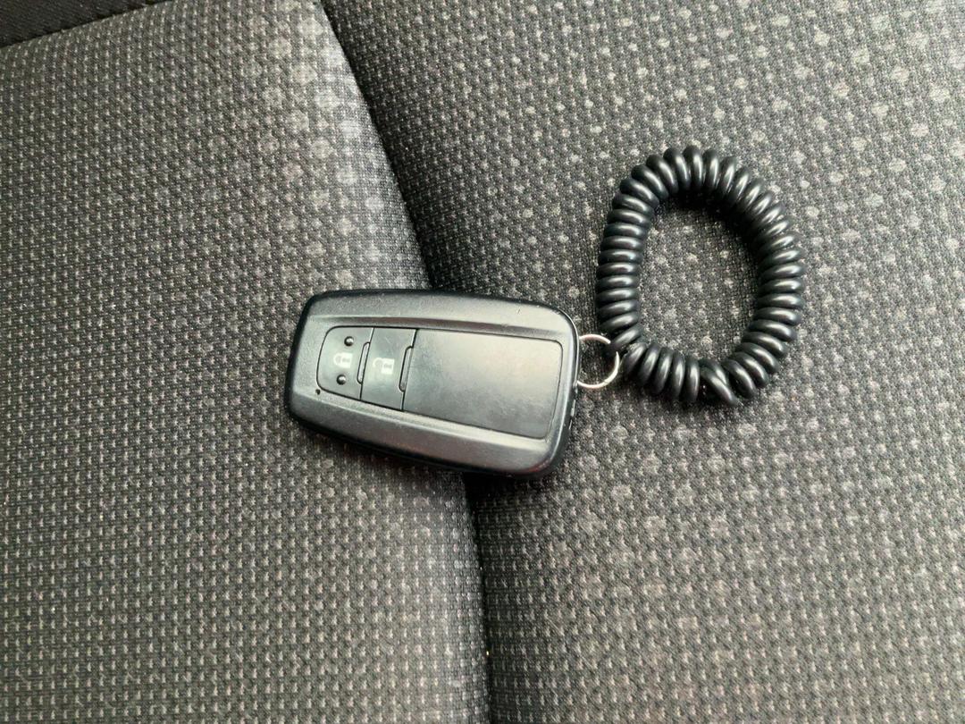 Photo '13' of Toyota Prius Hybrid