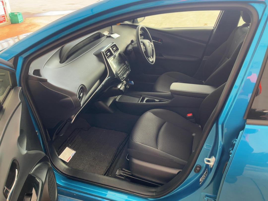 Photo '17' of Toyota Prius Hybrid