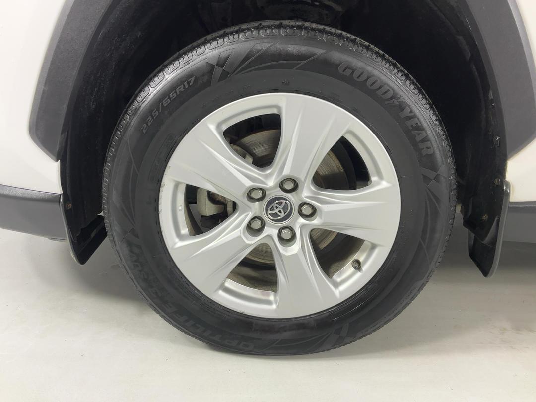 Photo '10' of Toyota Rav4