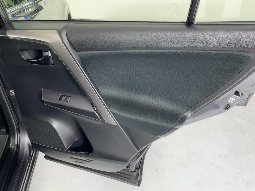 Photo '19' of Toyota Rav4