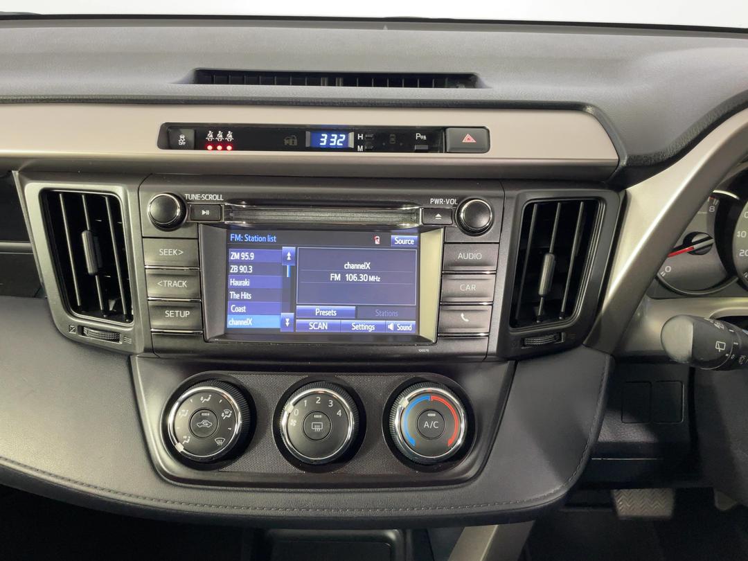 Photo '18' of Toyota Rav4