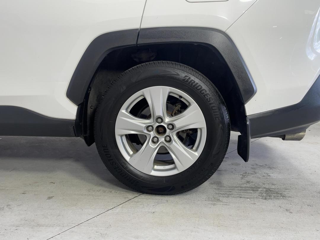 Photo '11' of Toyota Rav4