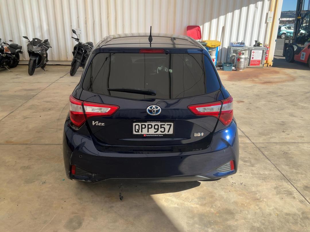 Photo '5' of Toyota Vitz