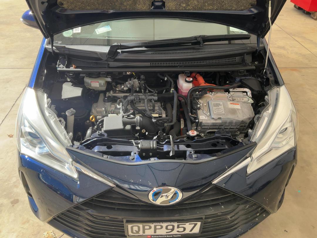 Photo '15' of Toyota Vitz