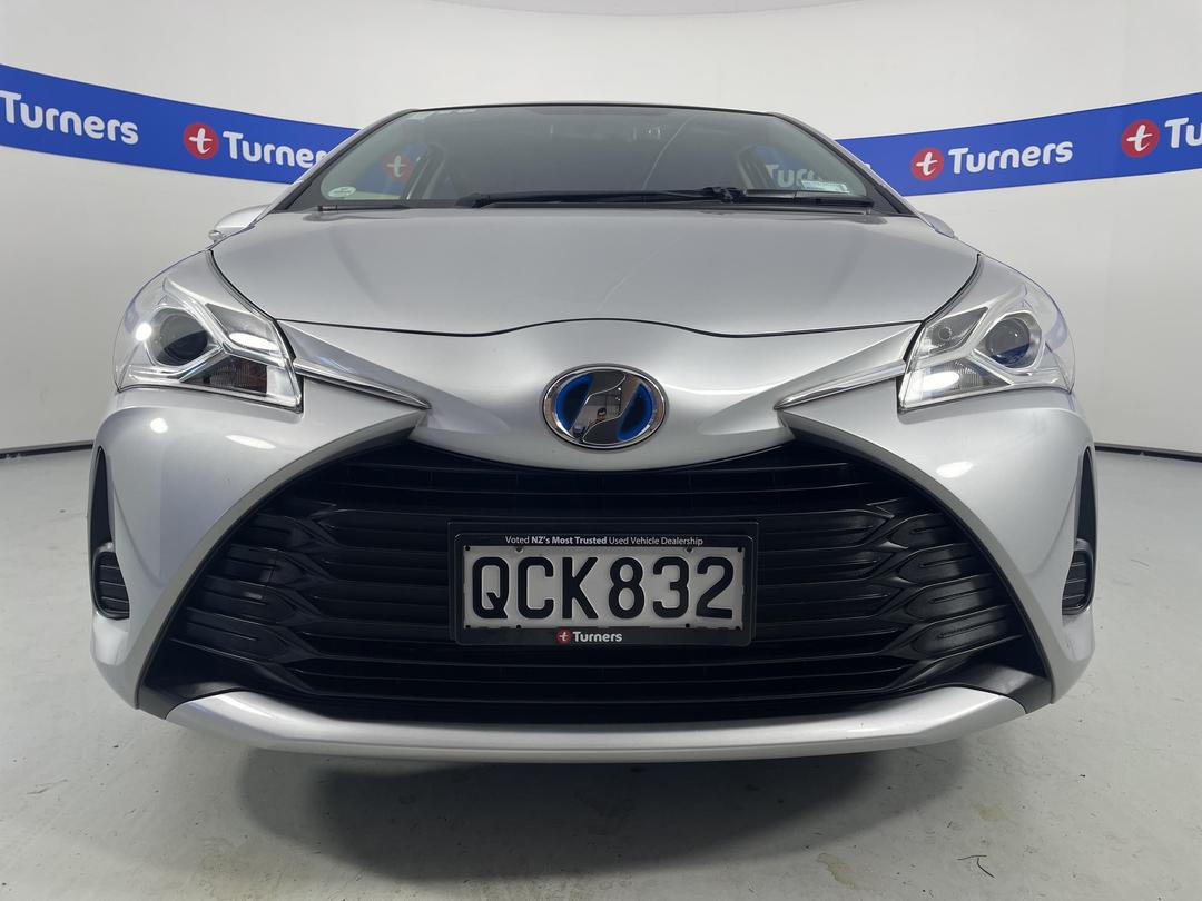 Photo '2' of Toyota Vitz