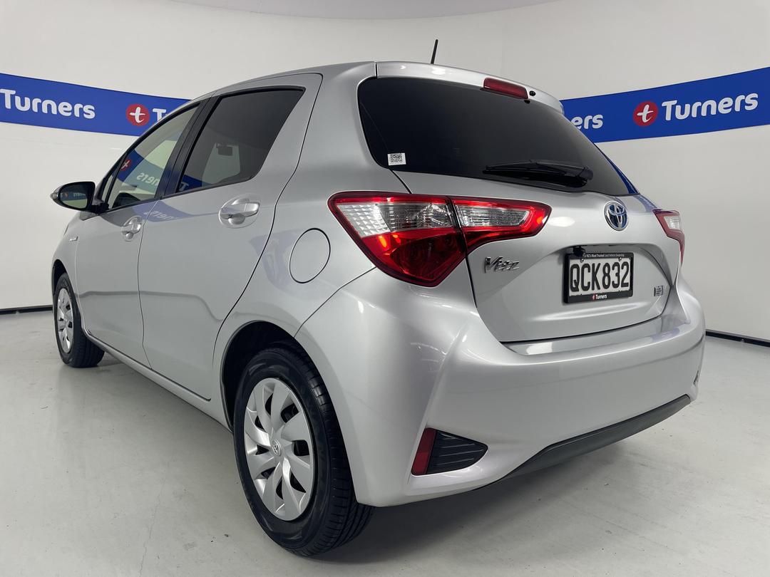 Photo '5' of Toyota Vitz