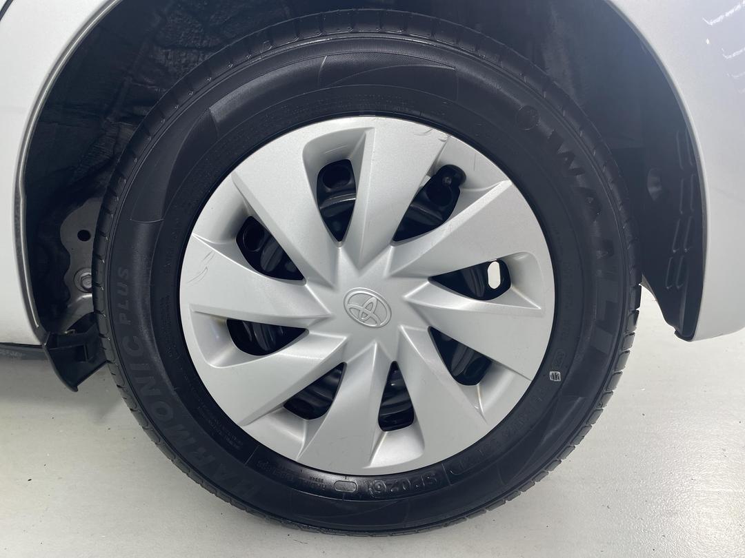 Photo '11' of Toyota Vitz