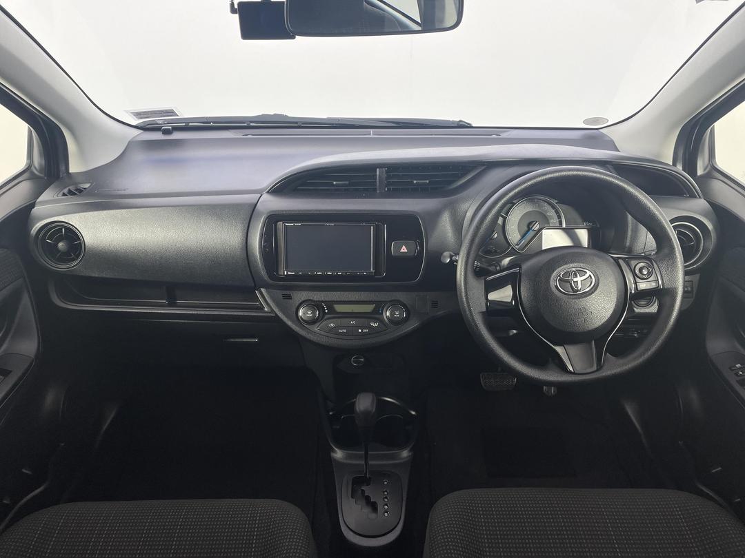 Photo '17' of Toyota Vitz