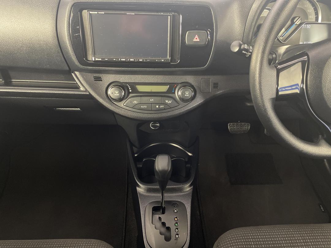 Photo '18' of Toyota Vitz