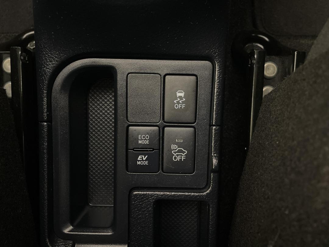 Photo '24' of Toyota Vitz