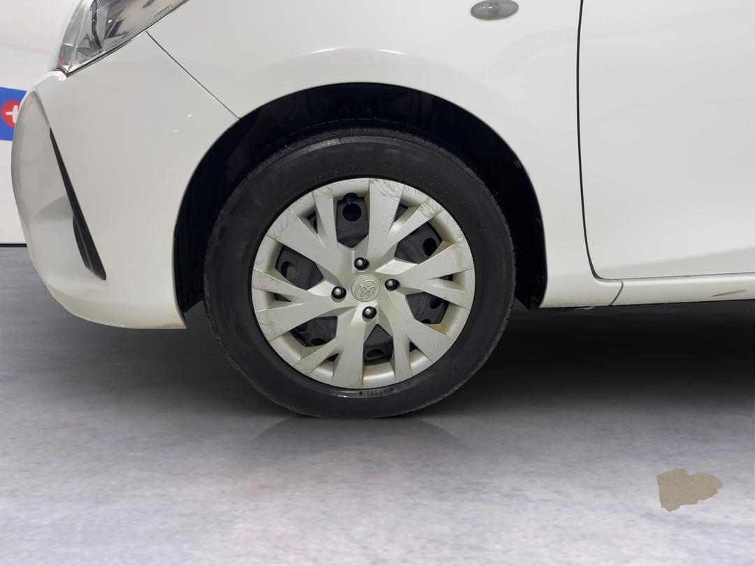 Photo '10' of Toyota Yaris