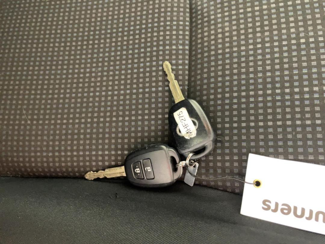 Photo '22' of Toyota Yaris