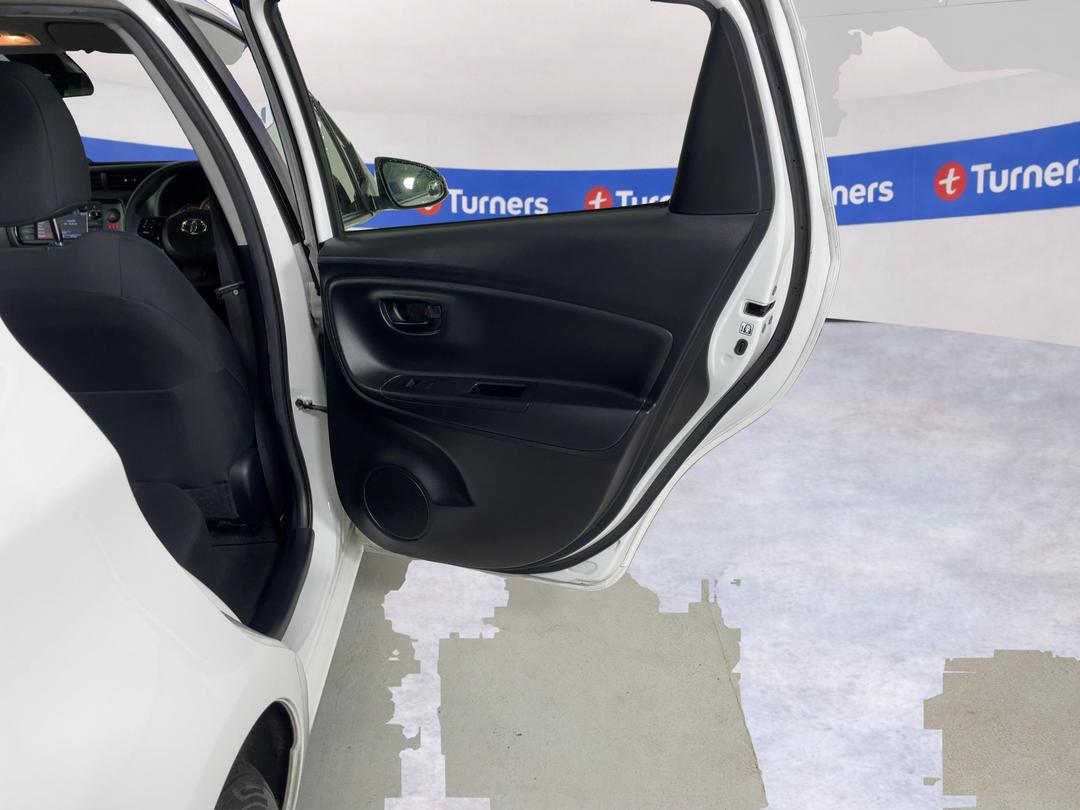 Photo '19' of Toyota Yaris