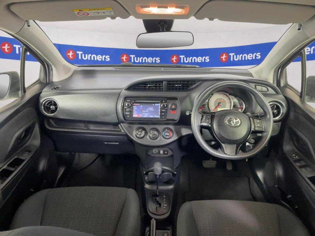 Photo '17' of Toyota Yaris