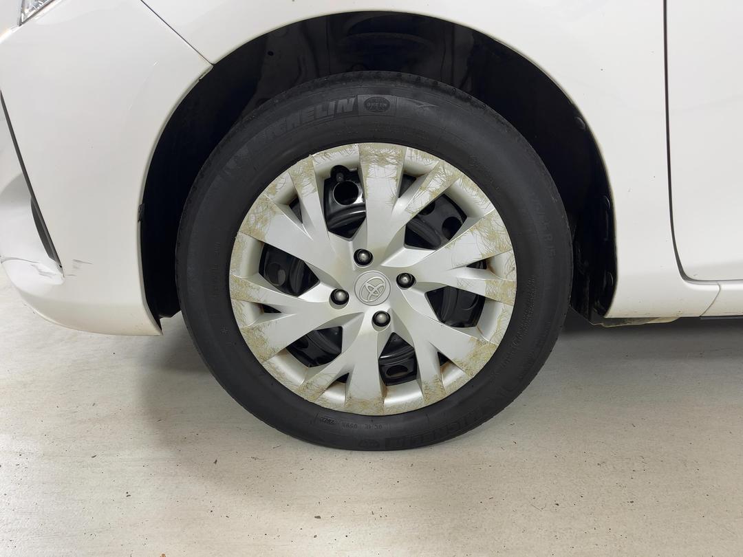 Photo '10' of Toyota Yaris