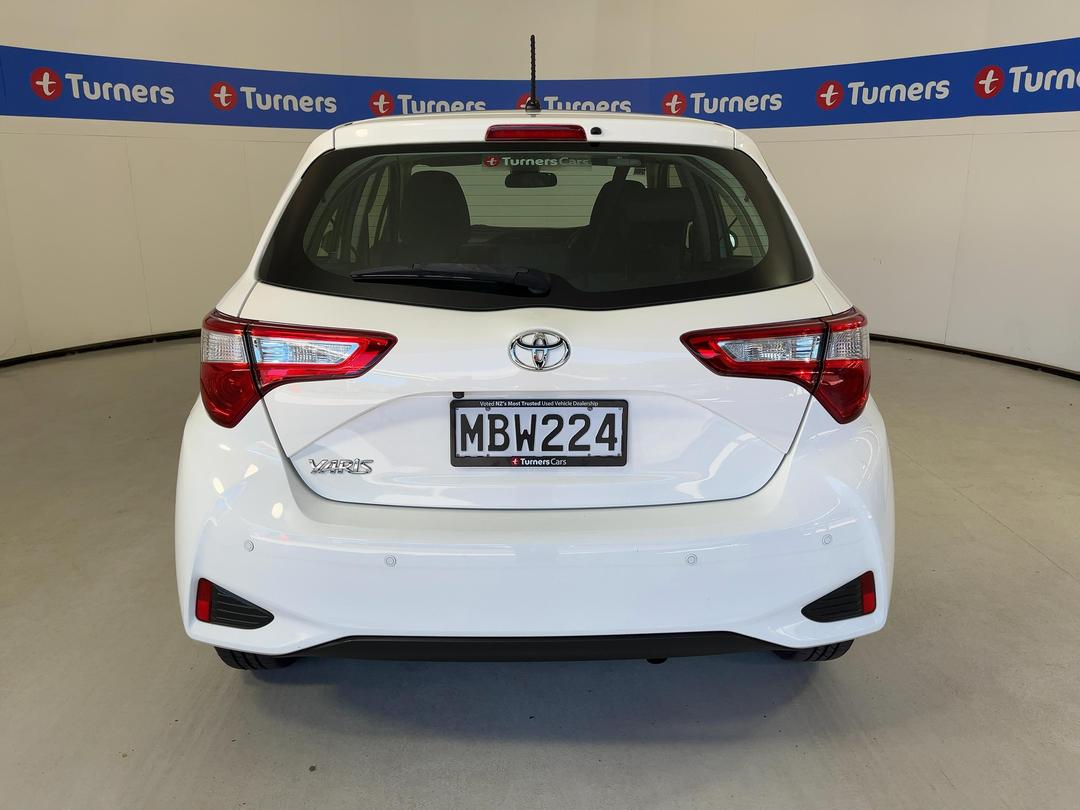 Photo '6' of Toyota Yaris