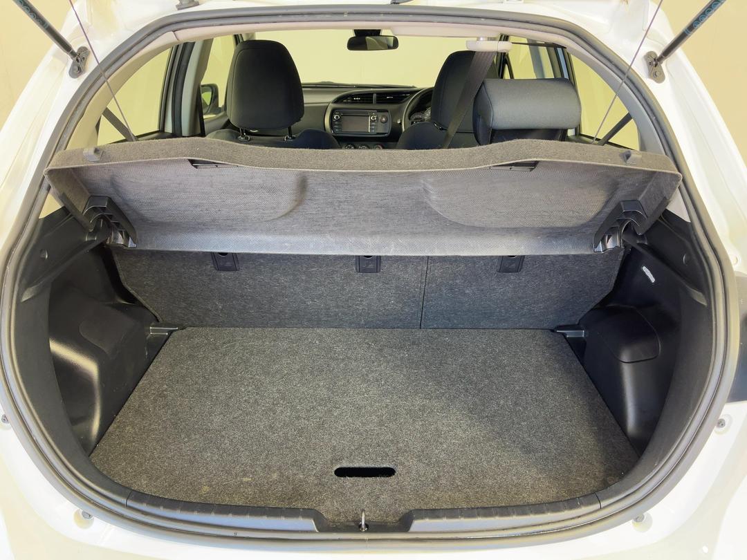 Photo '14' of Toyota Yaris