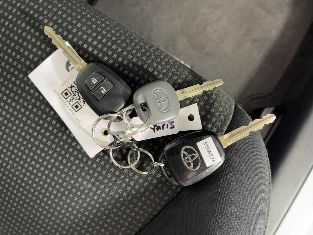 Photo '22' of Toyota Yaris