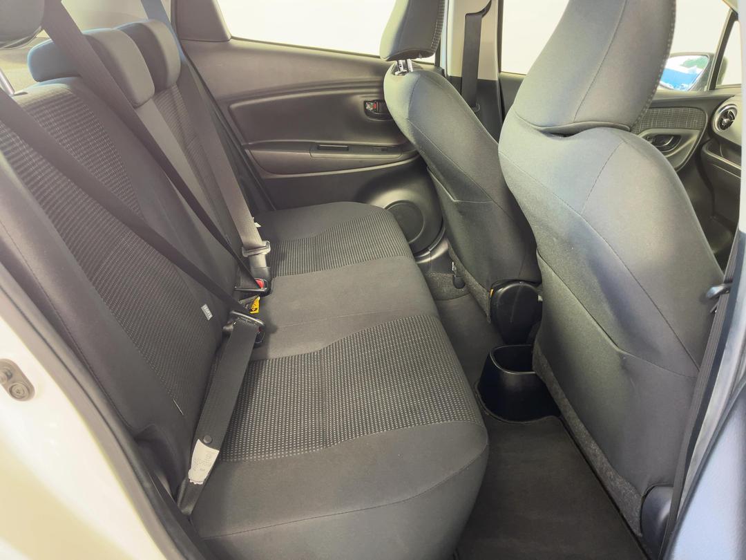 Photo '20' of Toyota Yaris