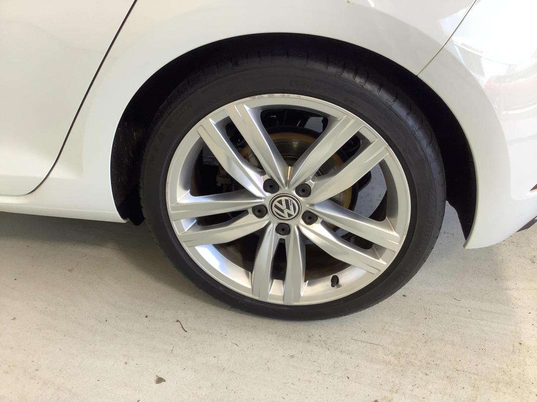 Photo '11' of Volkswagen Golf