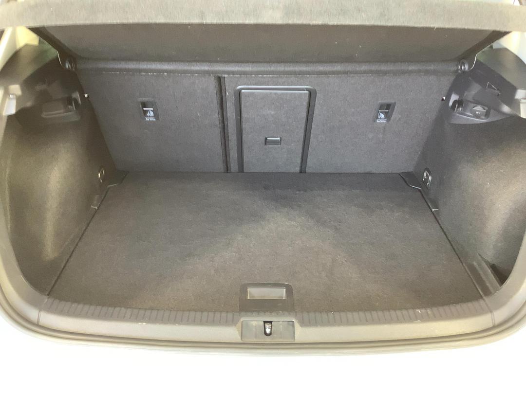 Photo '14' of Volkswagen Golf