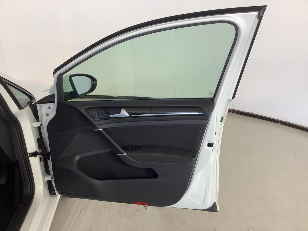 Photo '15' of Volkswagen Golf