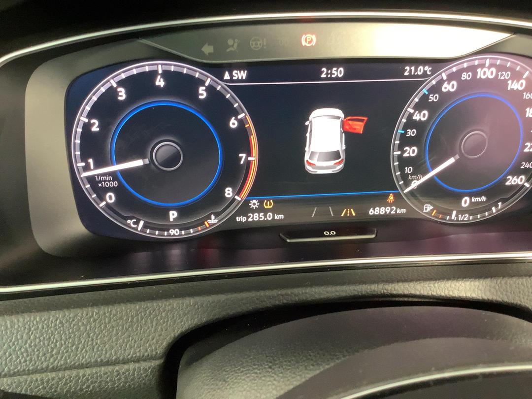 Photo '21' of Volkswagen Golf