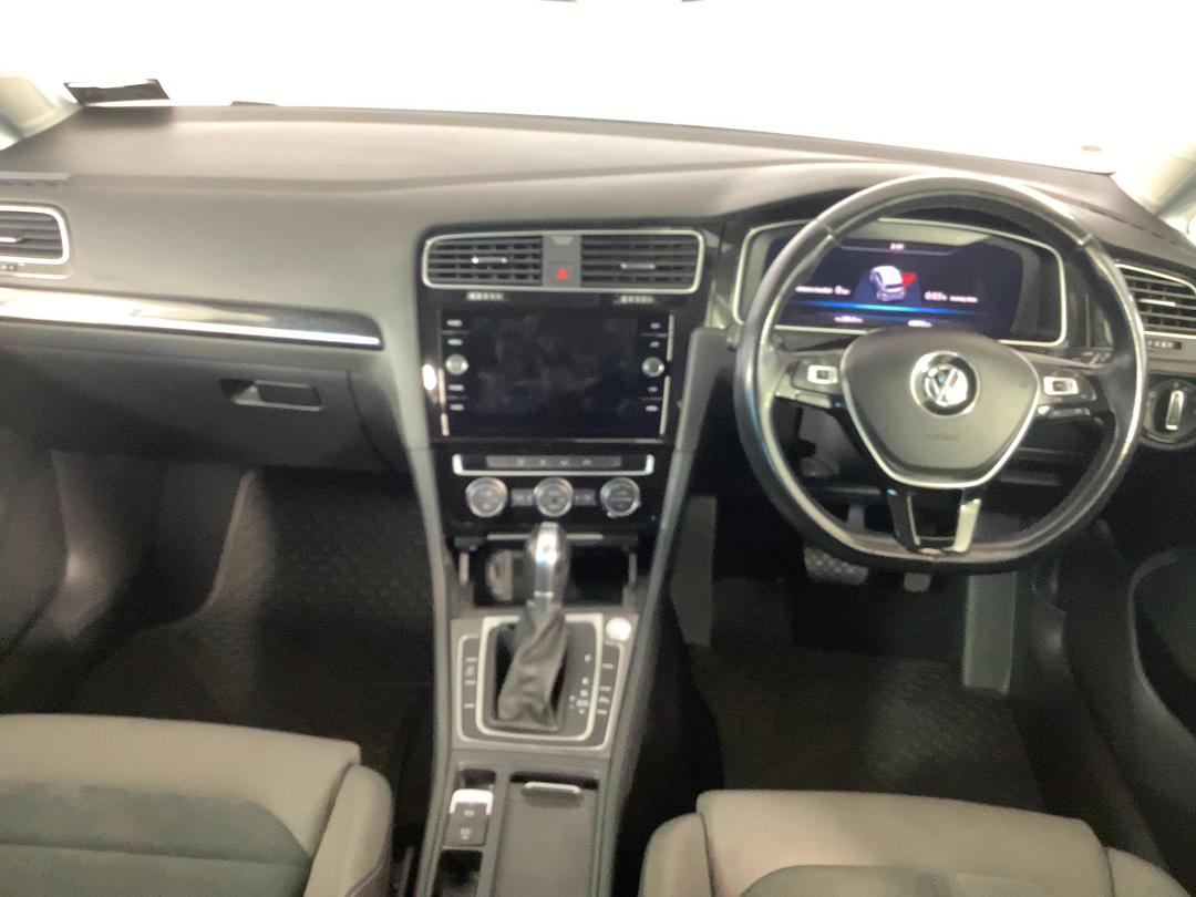 Photo '17' of Volkswagen Golf