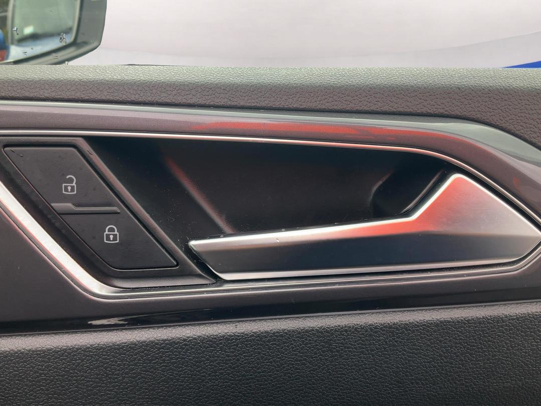 Photo '24' of Volkswagen Polo