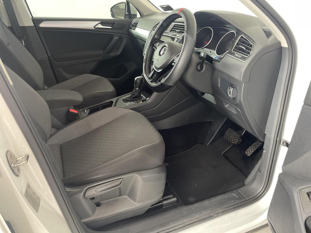 Photo '16' of Volkswagen Tiguan