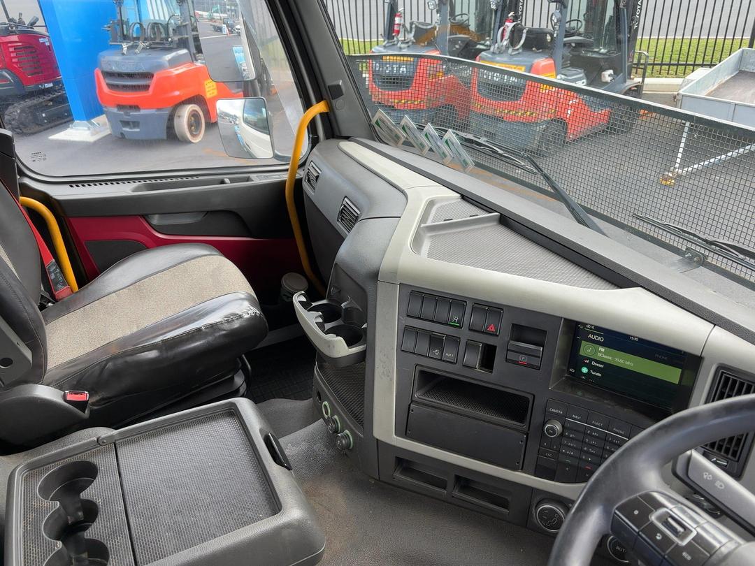 Photo '27' of Volvo FM540 Cab Chassis