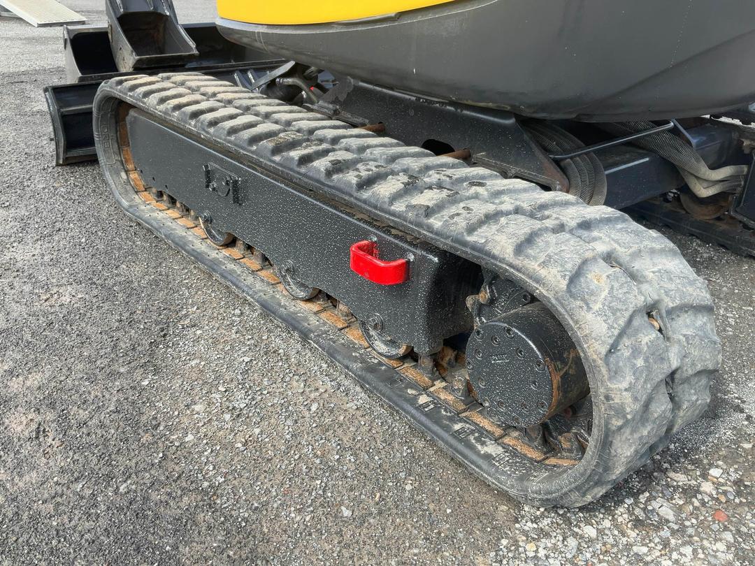Photo '32' of Yanmar VIO17 Excavator