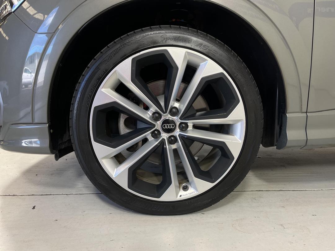 Photo '10' of Audi Q3