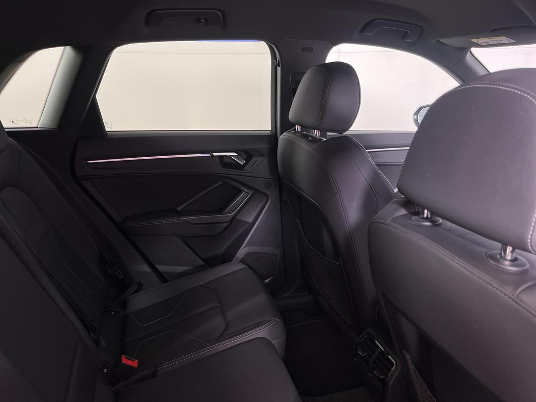 Photo '20' of Audi Q3