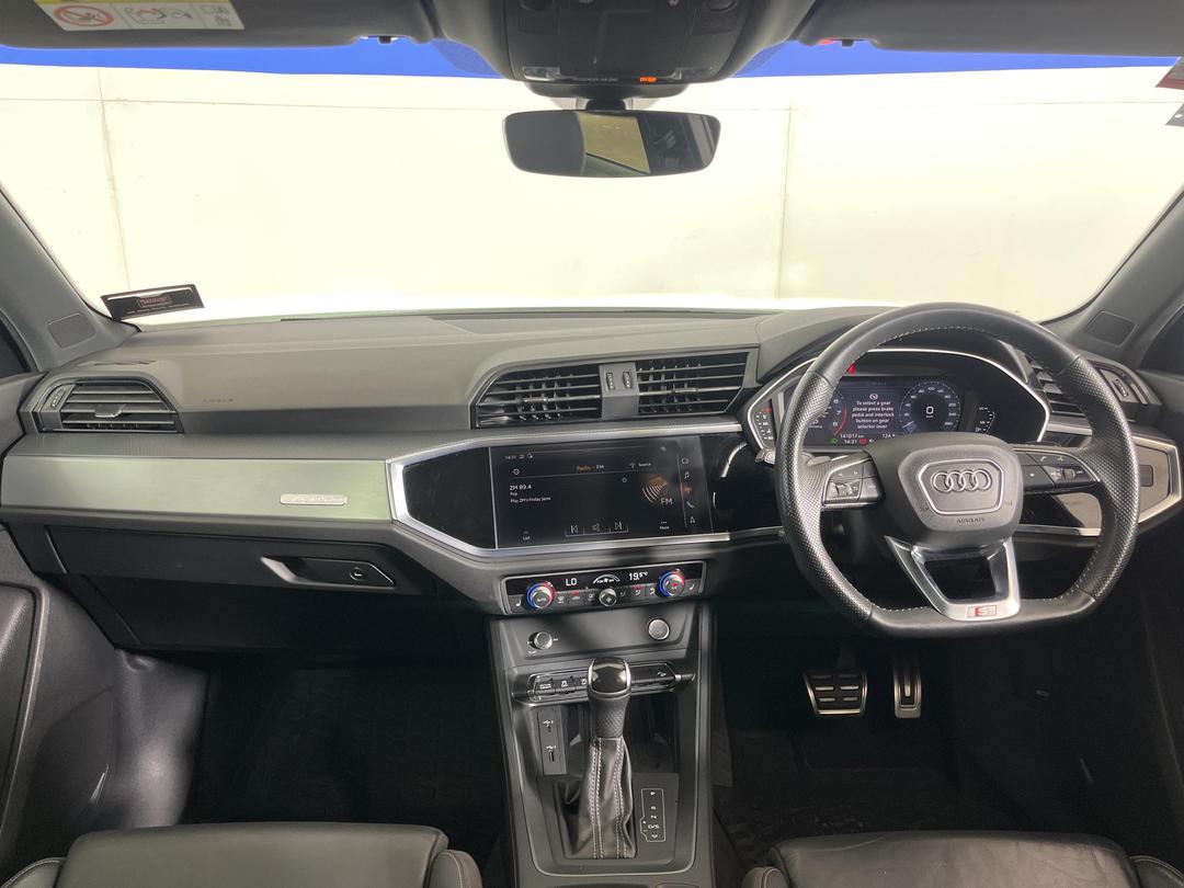 Photo '17' of Audi Q3