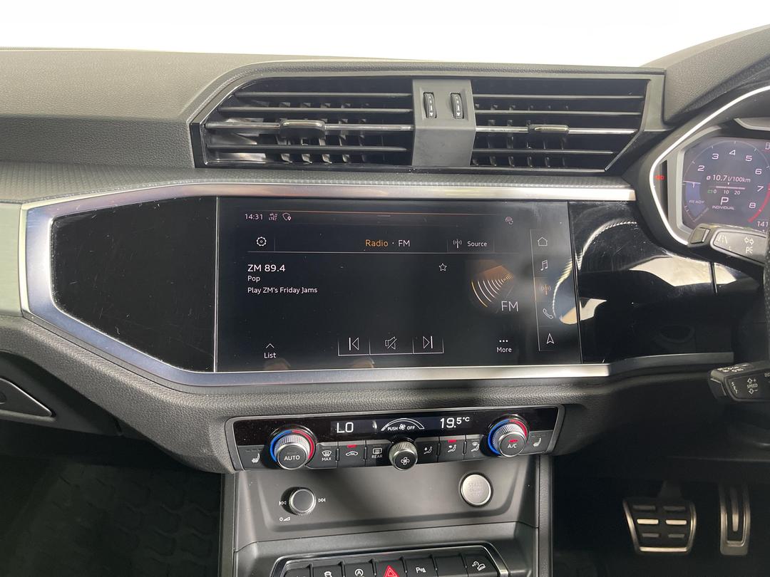 Photo '18' of Audi Q3