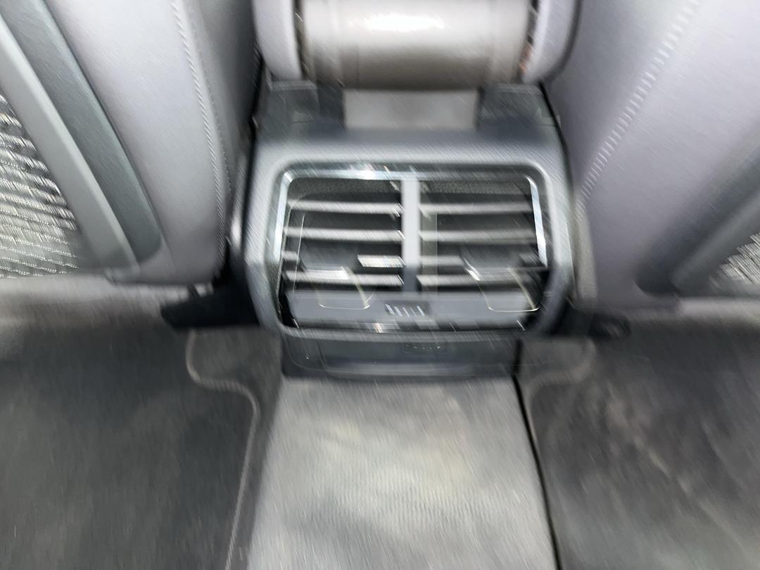 Photo '24' of Audi Q3