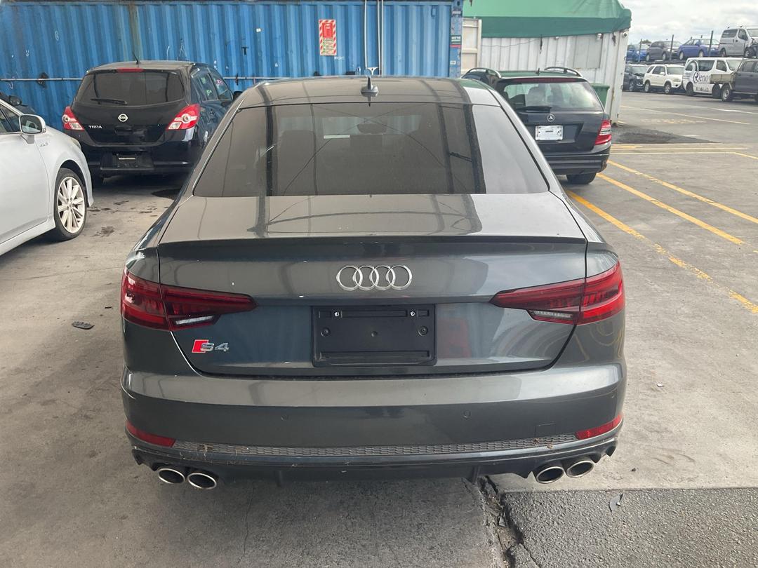 Photo '5' of Audi S4