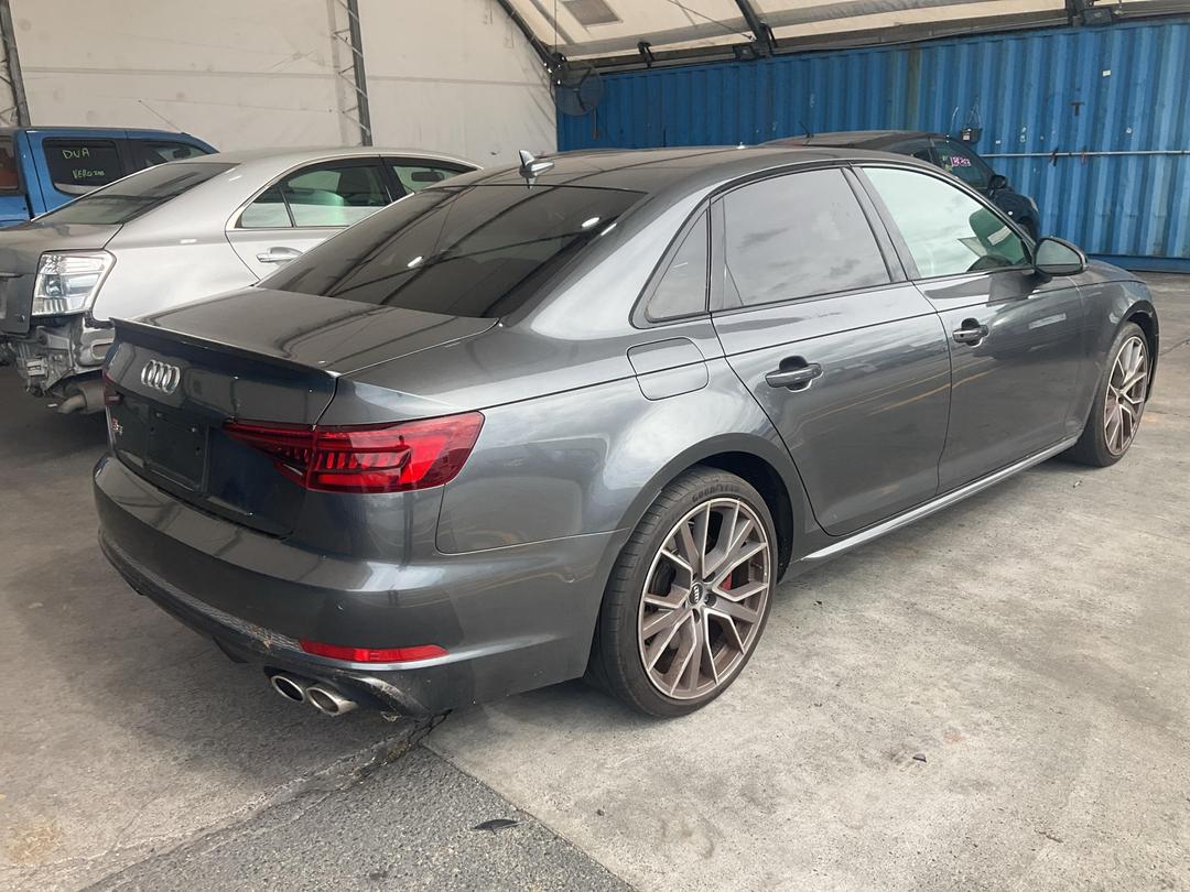 Photo '6' of Audi S4