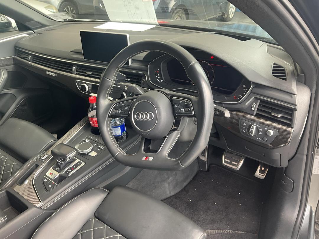 Photo '18' of Audi S4