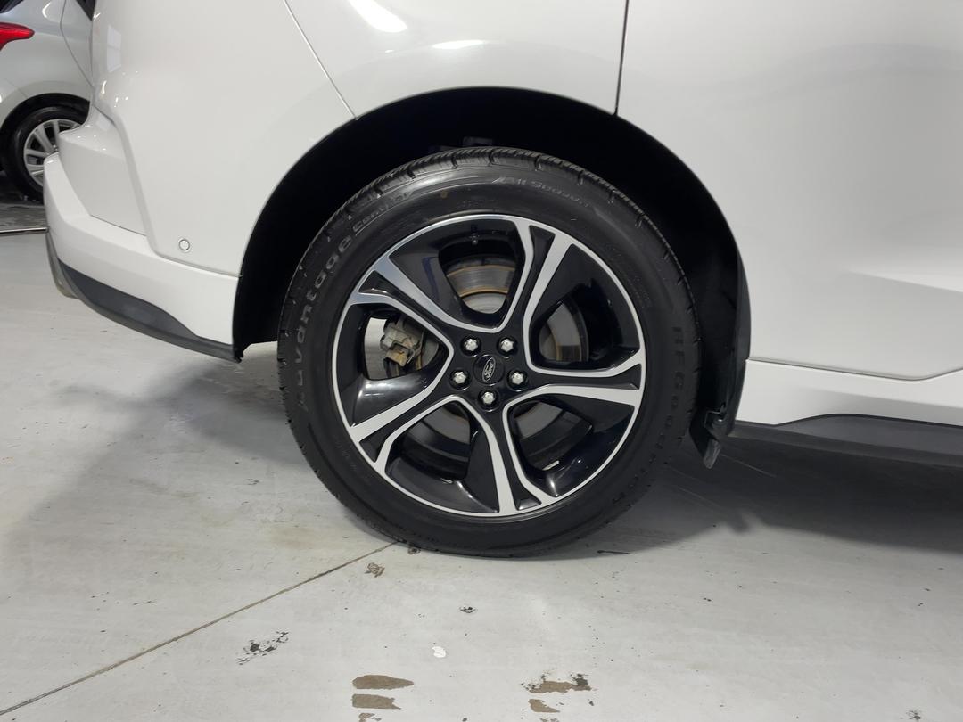 Photo '12' of Ford Endura