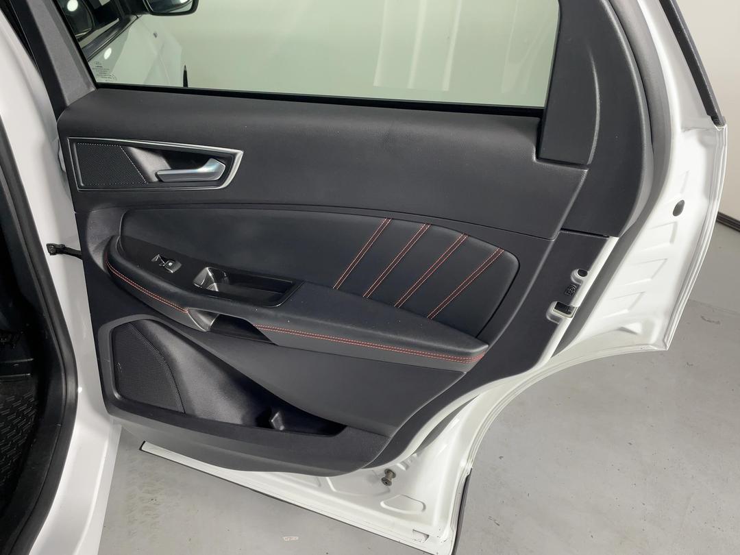 Photo '19' of Ford Endura