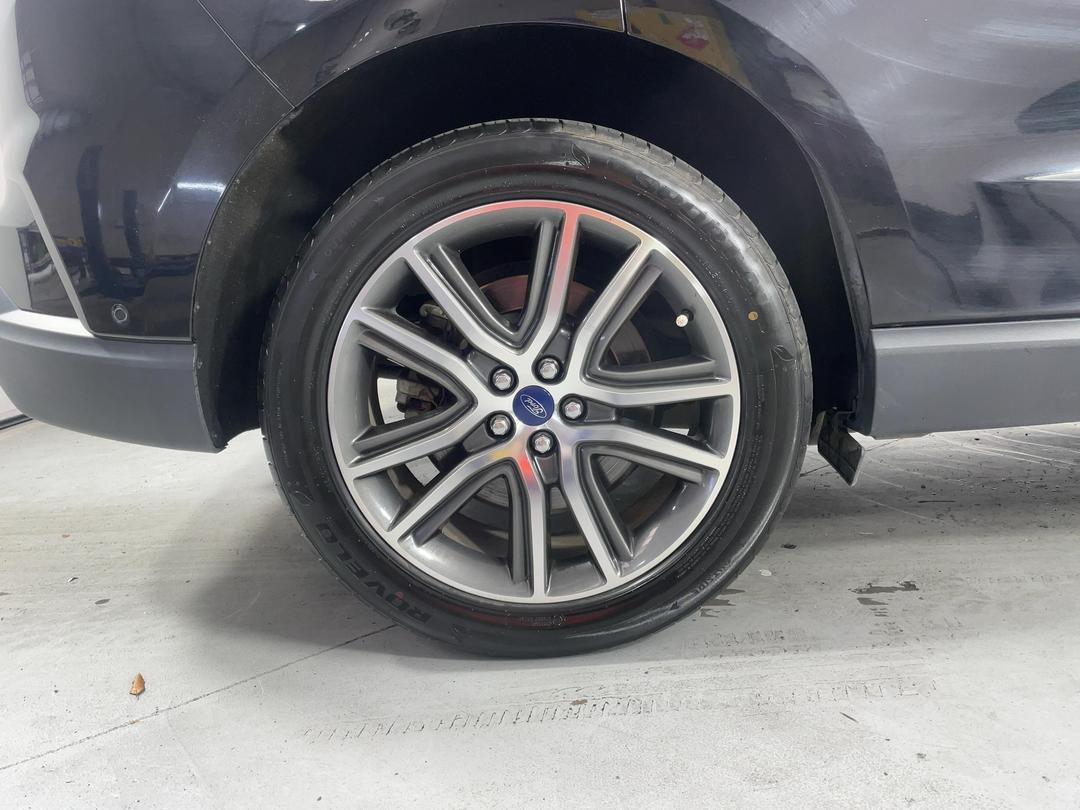 Photo '12' of Ford Endura