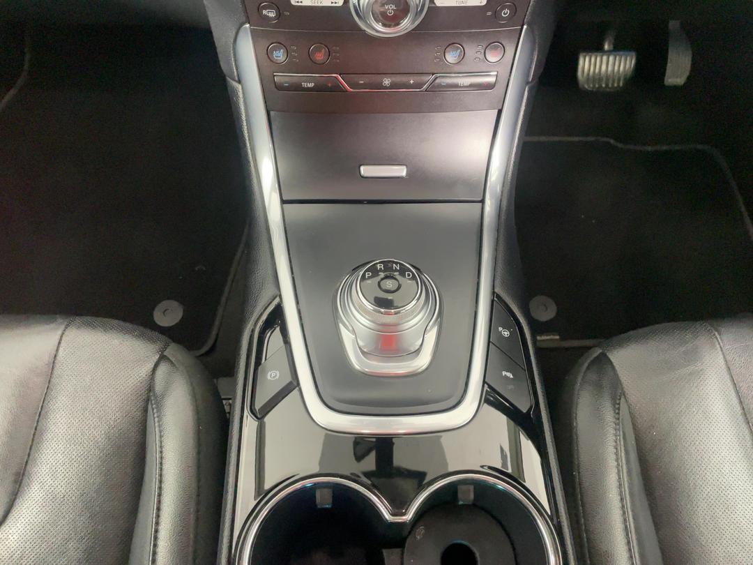 Photo '18' of Ford Endura