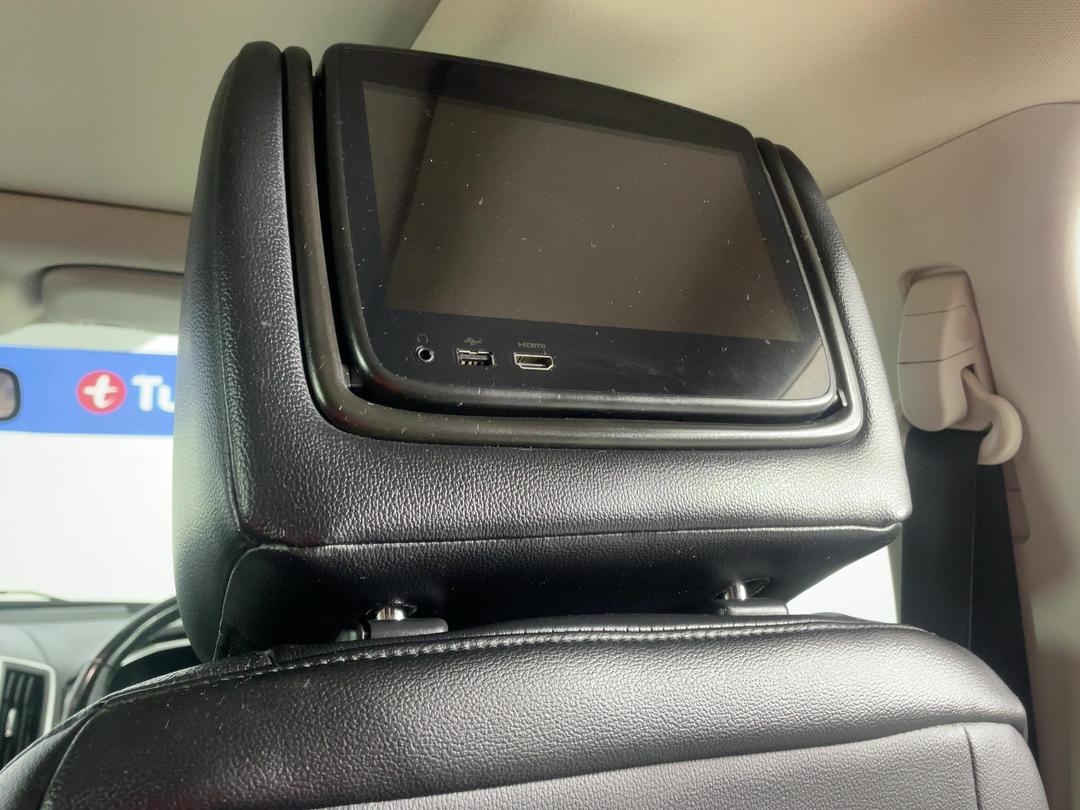 Photo '24' of Ford Endura