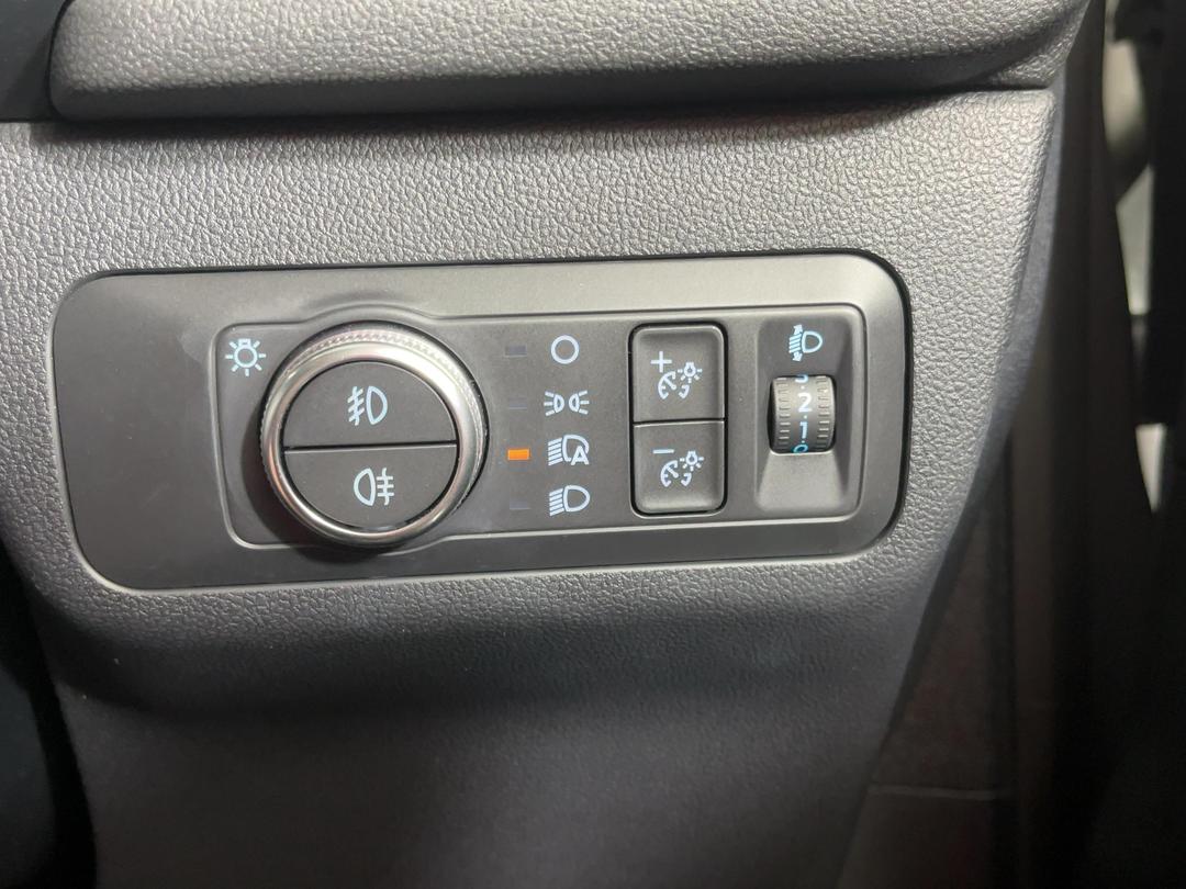 Photo '26' of Ford Escape