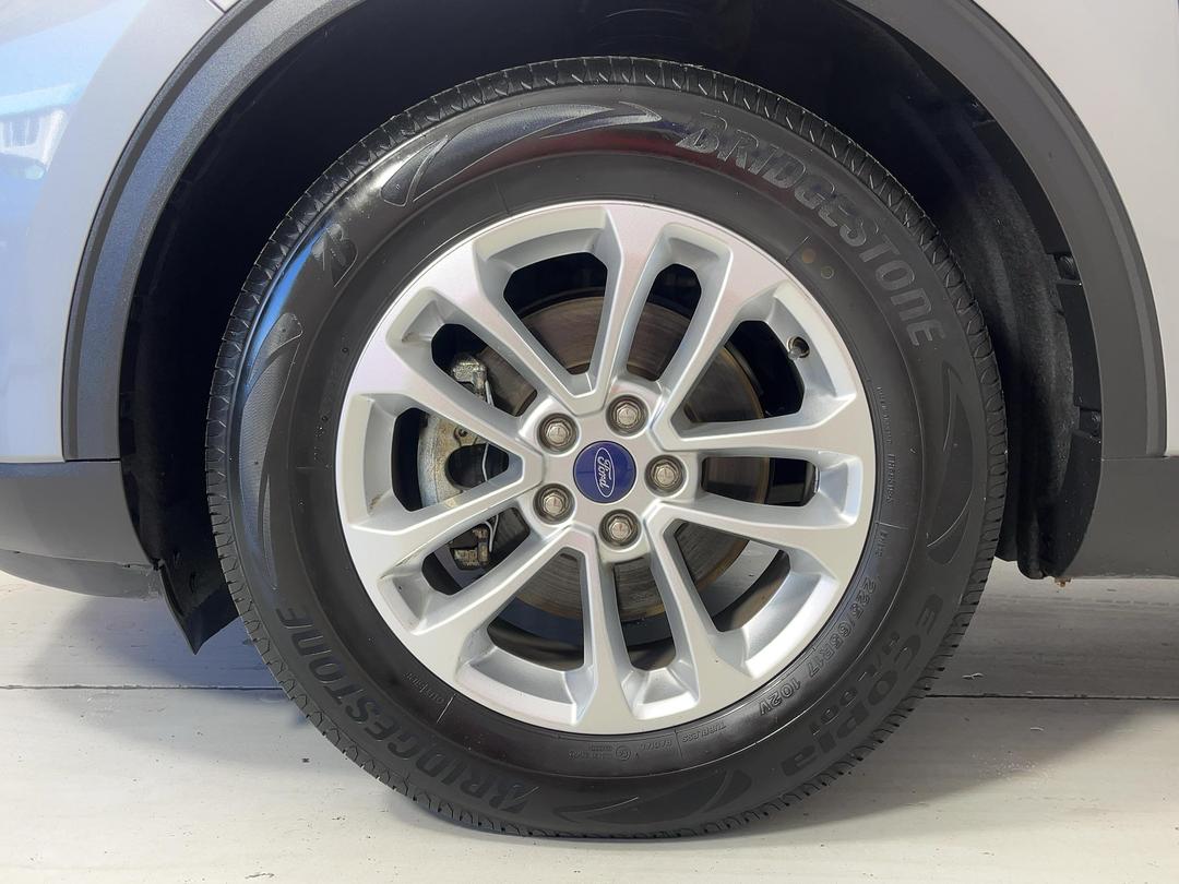 Photo '10' of Ford Escape