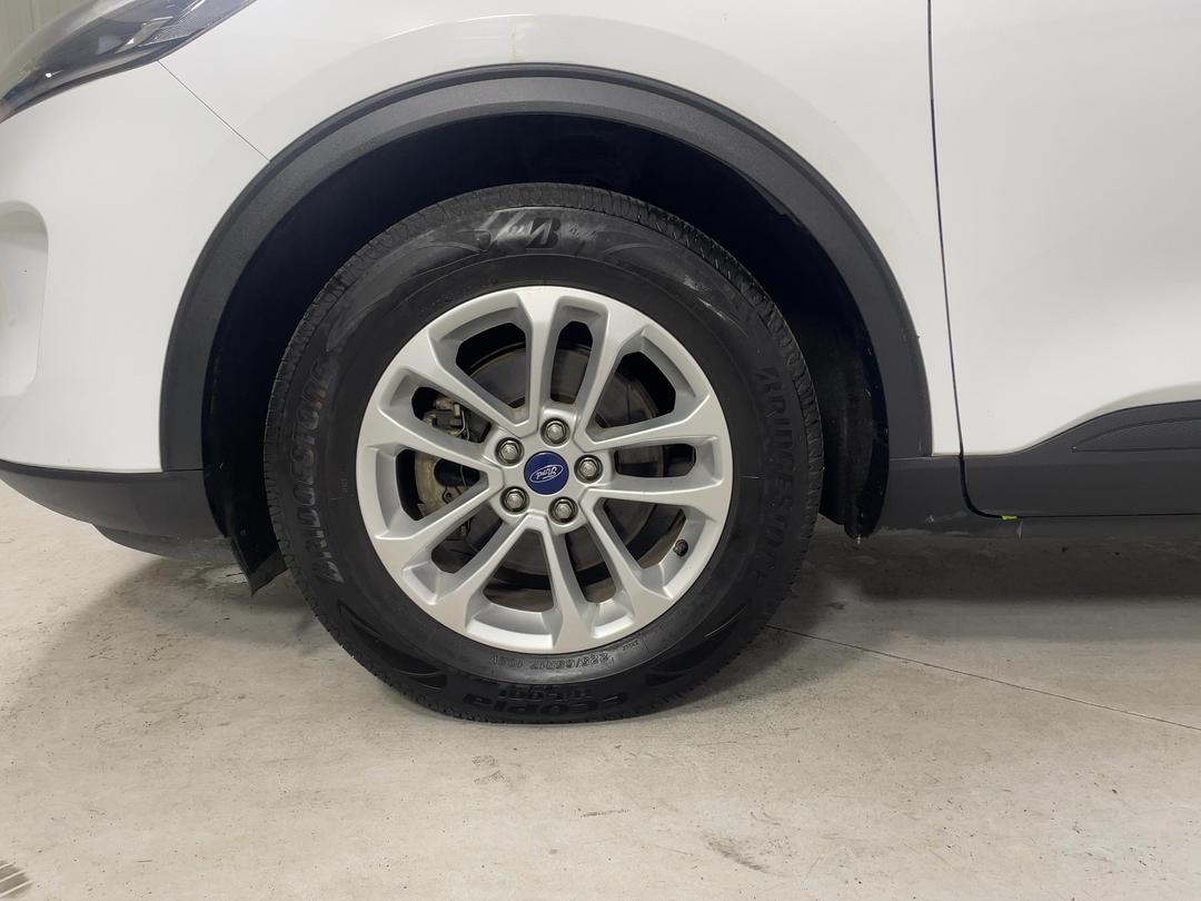 Photo '10' of Ford Escape