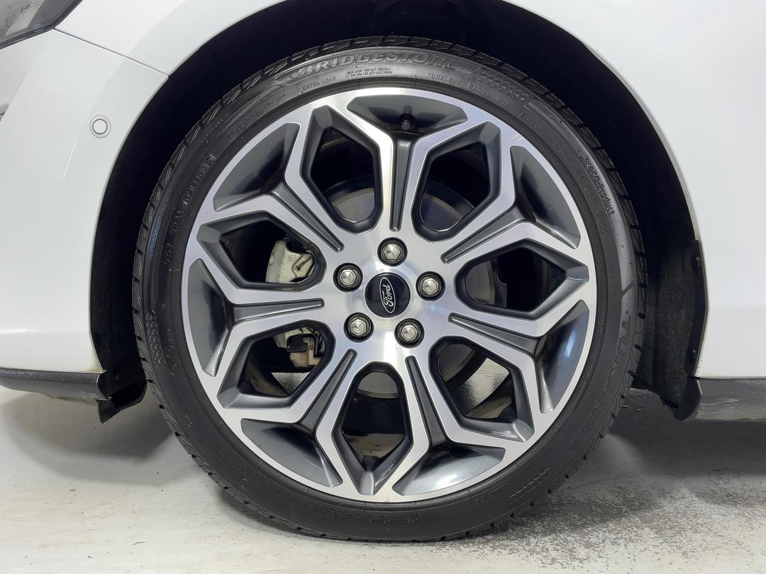 Photo '10' of Ford Focus
