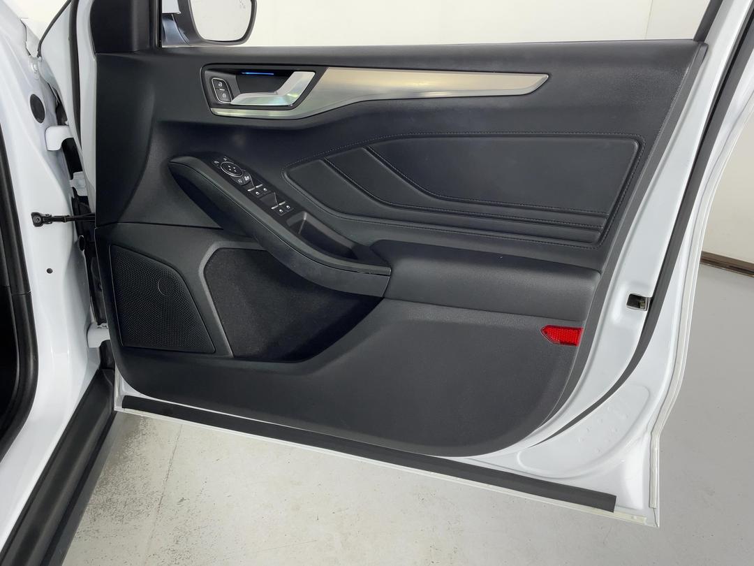 Photo '15' of Ford Focus